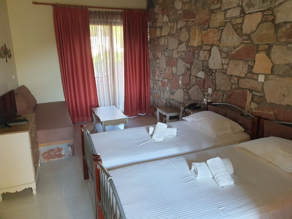 Ataviros Hotel主图