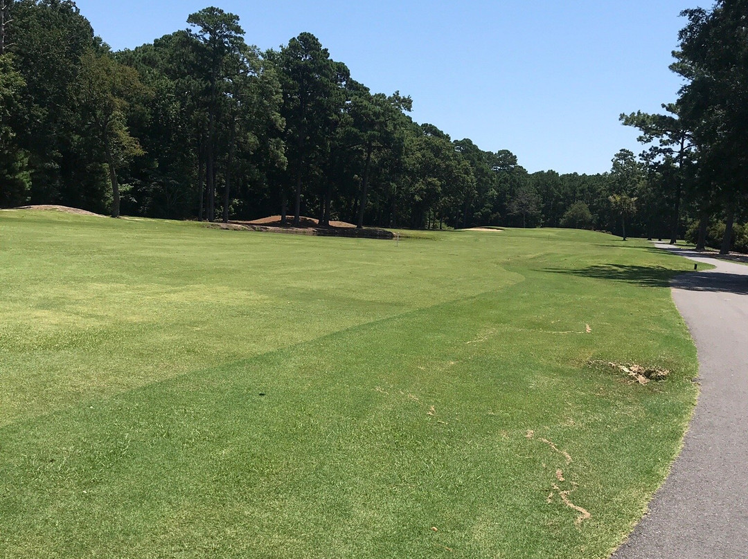 Whispering Pines Golf Course景点图片