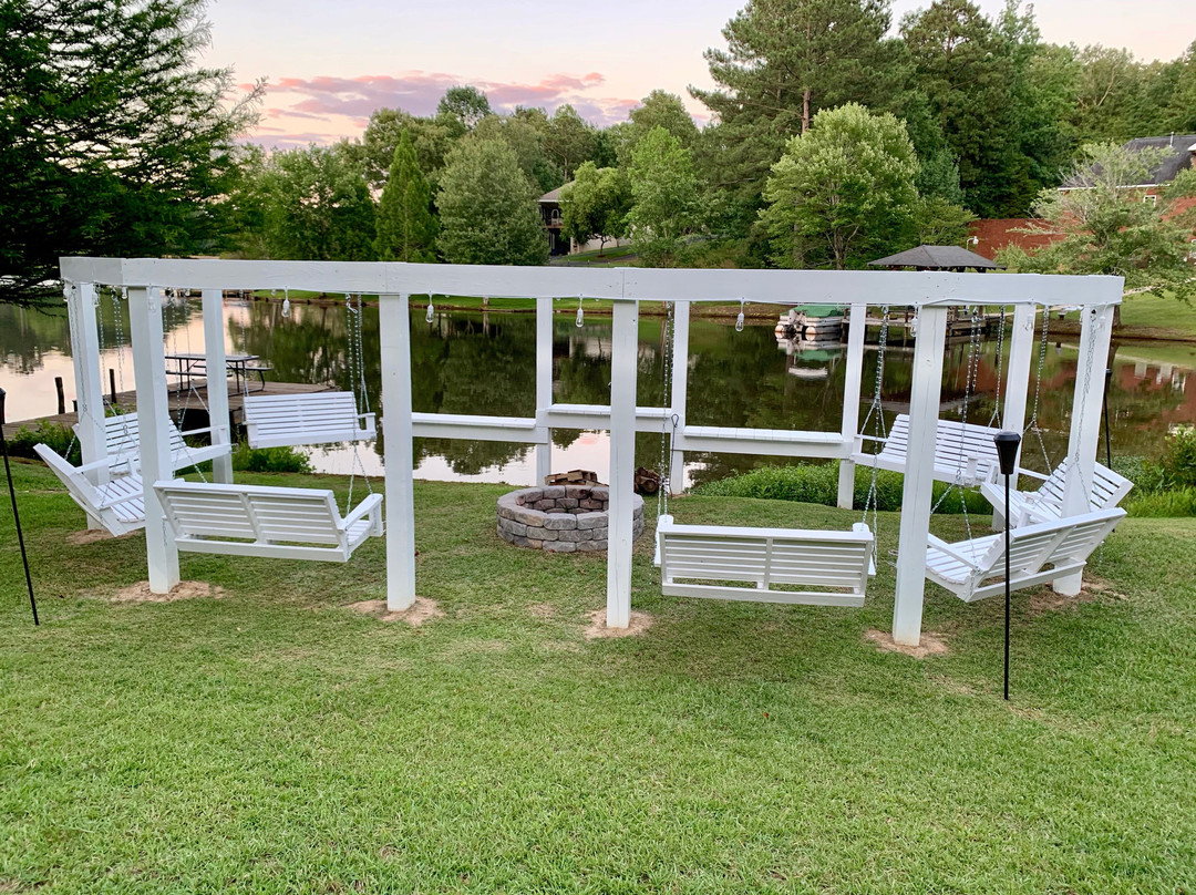 Bama Lakeside Retreat主图