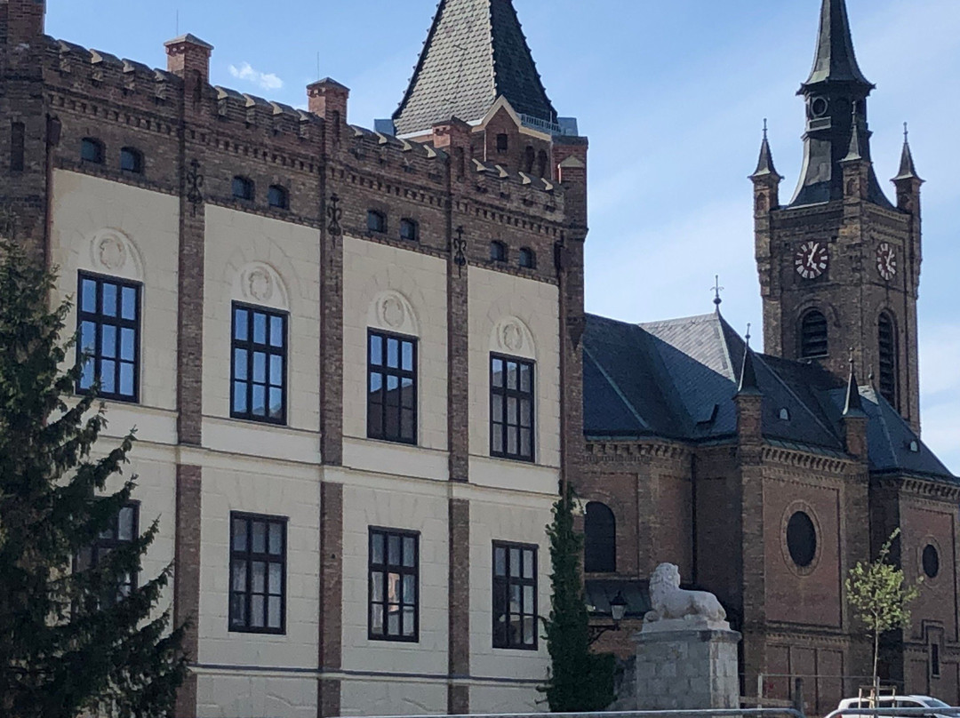 Waisenhaus-Kirche-默德林必去景点