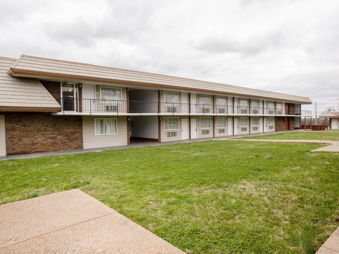 OYO Hotel Lebanon MO I-44主图