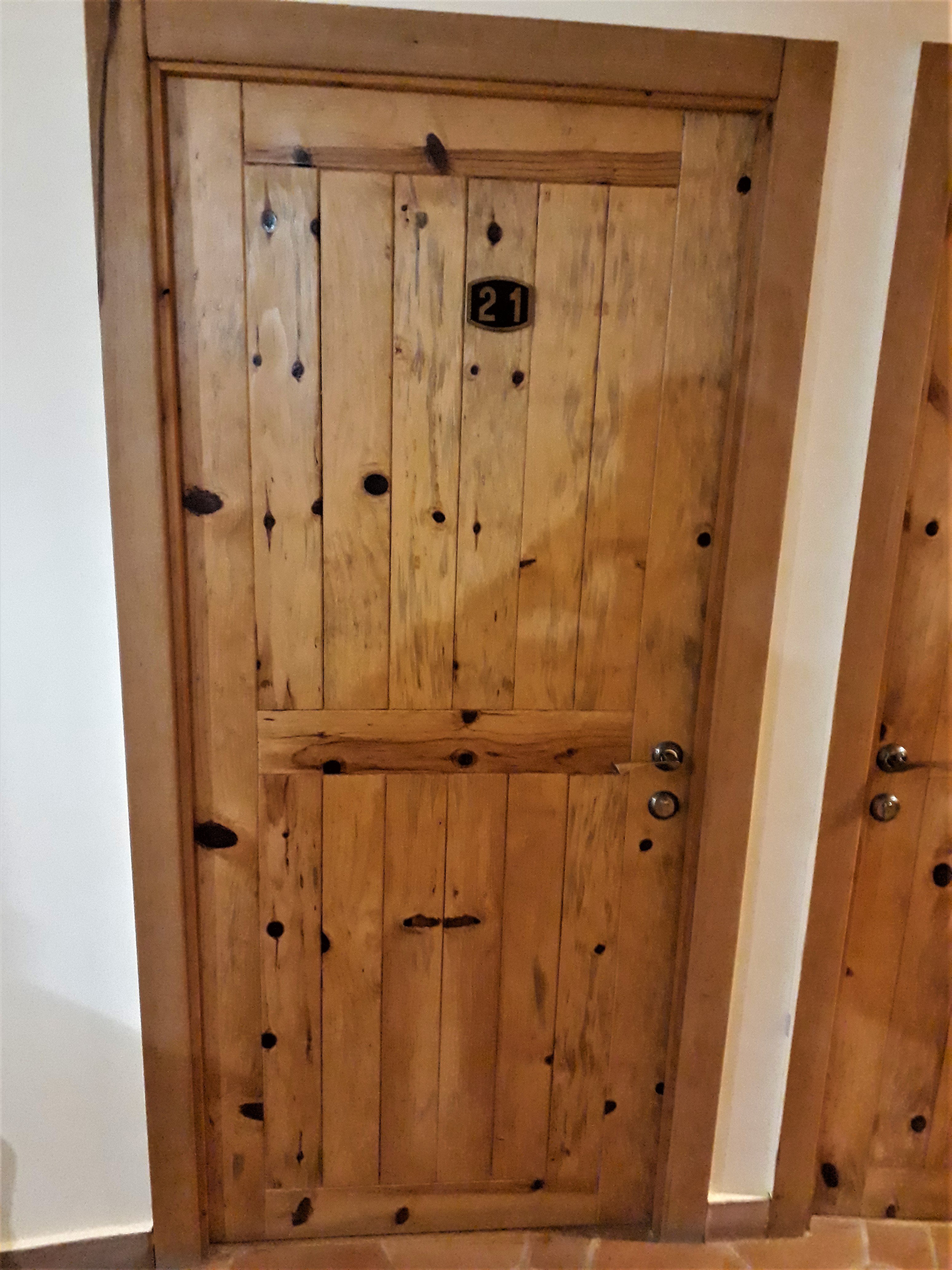 Hotel Mirhav-portrait