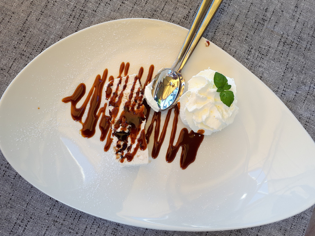 尹特那锡那里酒店主图