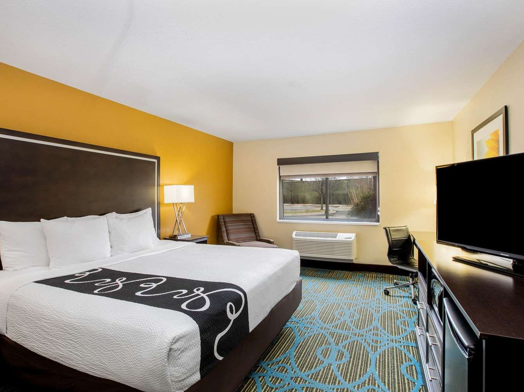 恩波利亚费尔菲尔德客栈主图