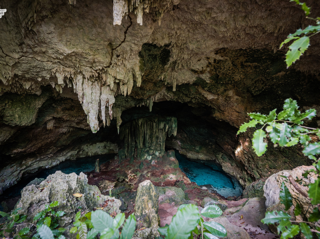 Kuza Cave景点图片