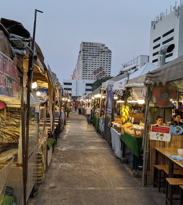 拉查达夜场-曼谷必去景点