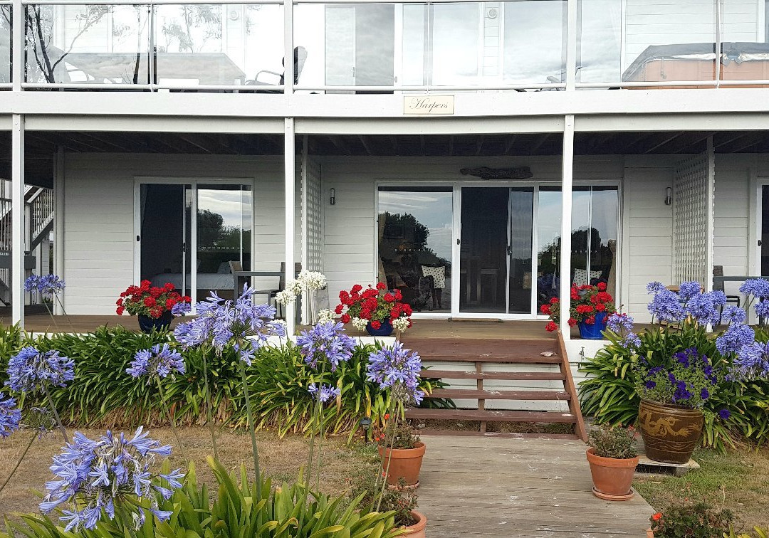 海滩竖琴手酒店主图