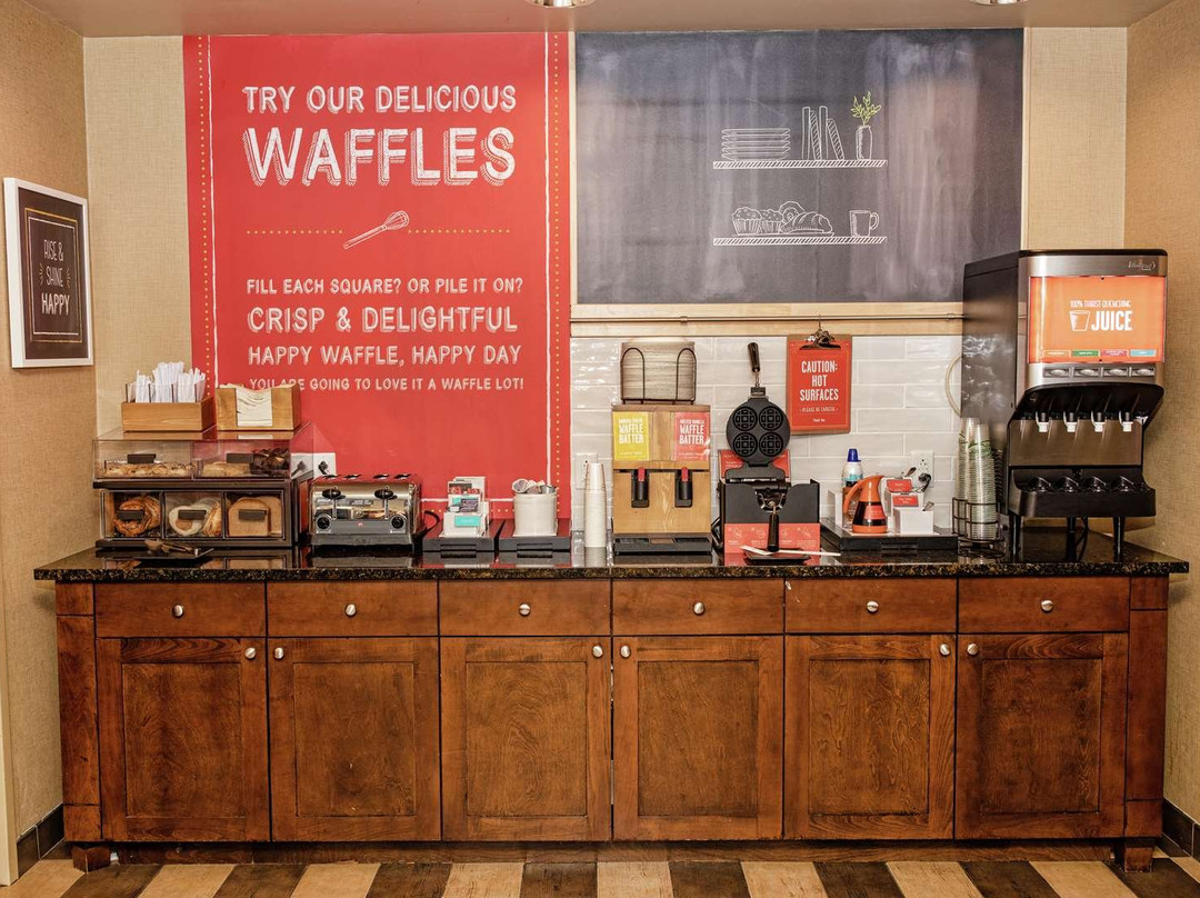 温菲尔德希尔顿恒庭酒店主图