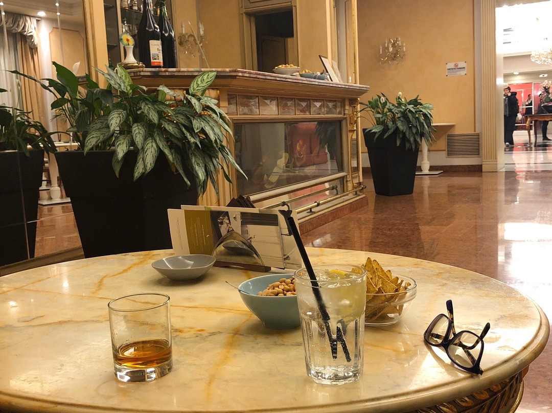 司汤达酒店主图