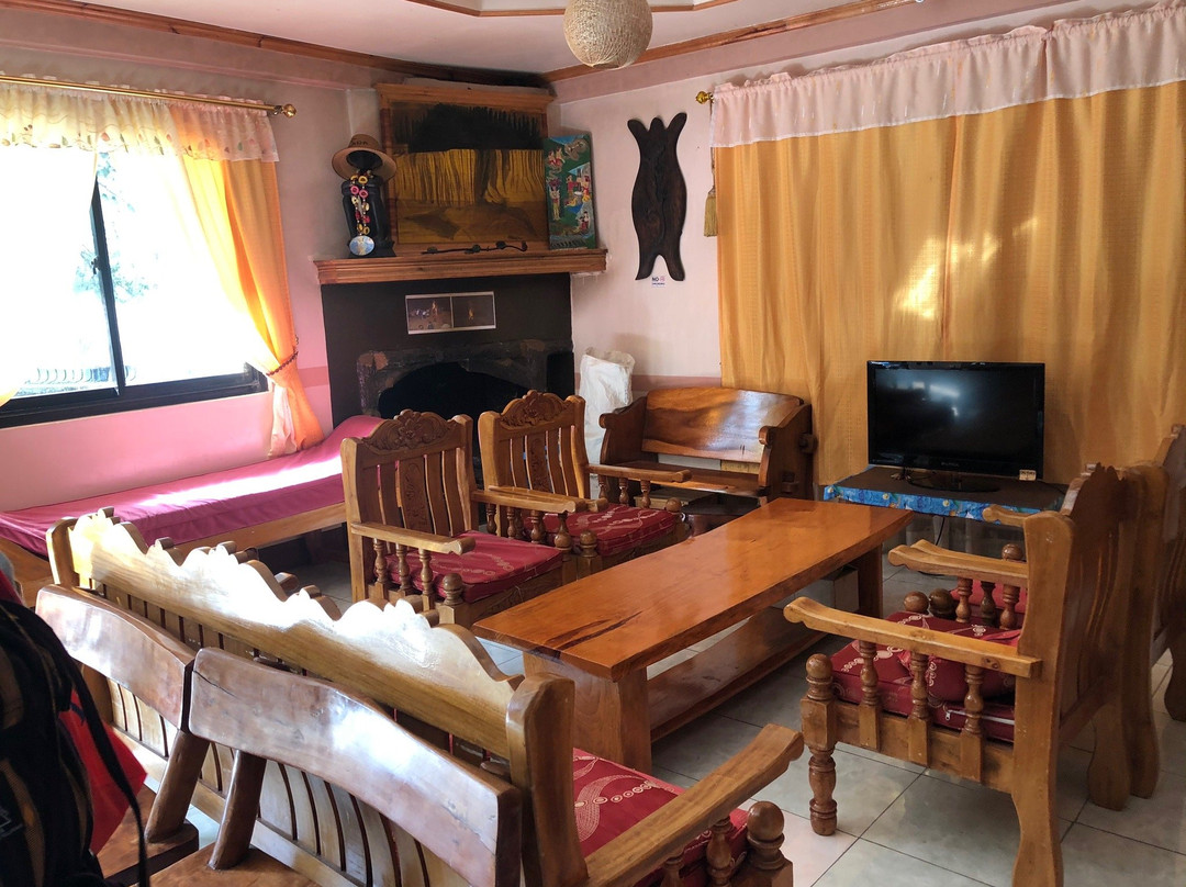 三叶草酒馆旅馆主图