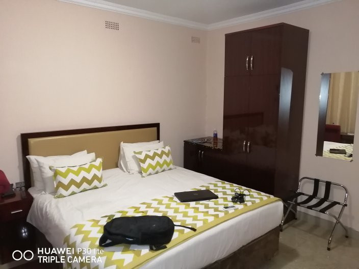 Golden Mile Hotel主图