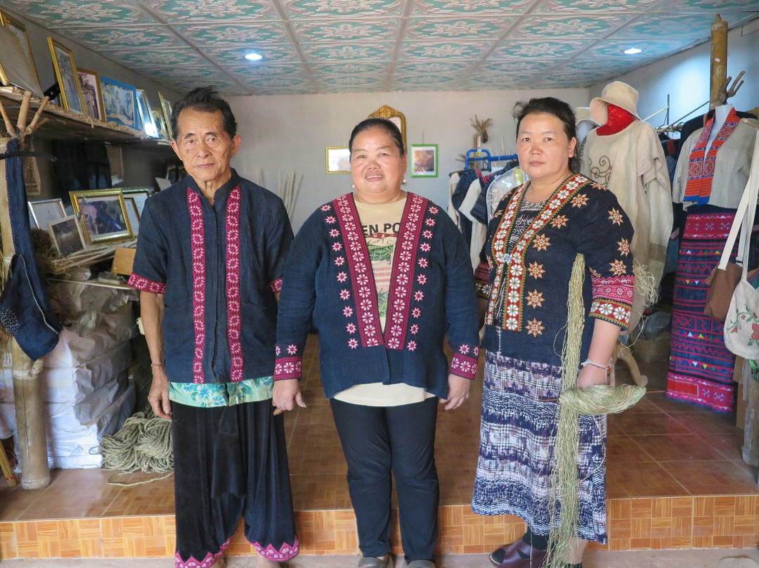 Hemp Weaving Group-扑柏必去景点