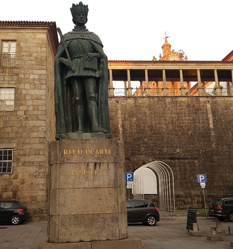 Estatua do Rei Dom Duarte-维塞乌必去景点