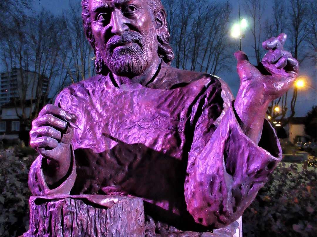 Statue de Saint Mesrop-阿尔福维尔必去景点