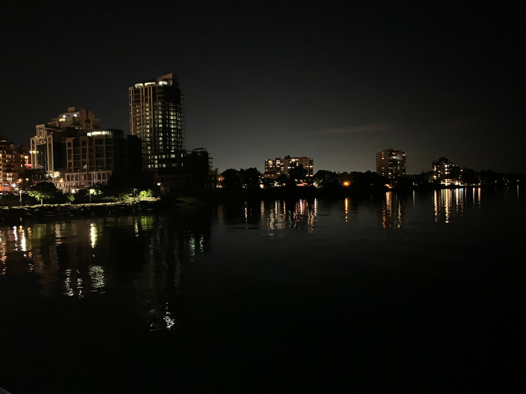 Burlington Waterfront Trail景点图片