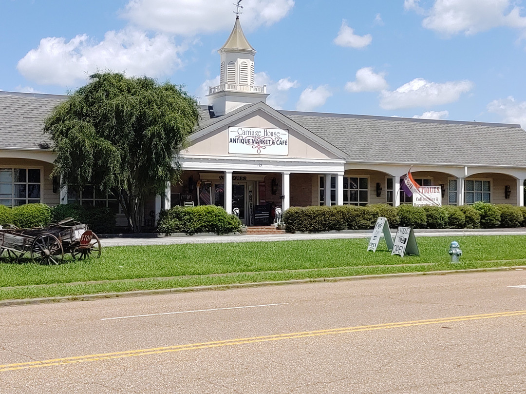 Carriage House Antique Market & Cafe'-Jackson必去景点