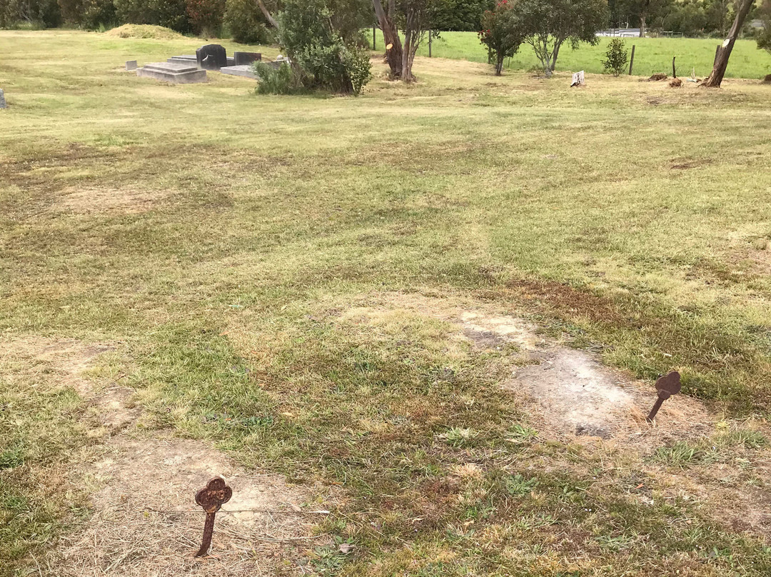 Foster Cemetery-福斯特必去景点