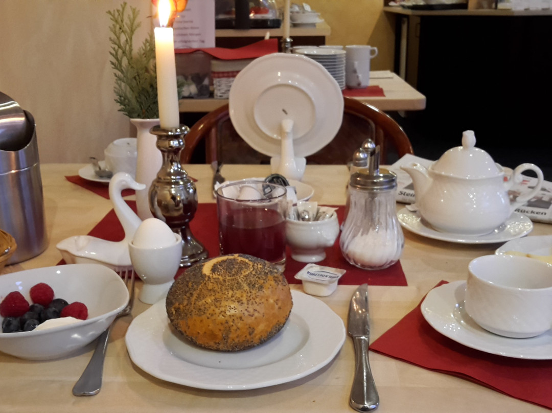 蓝火卡曼妮酒店主图