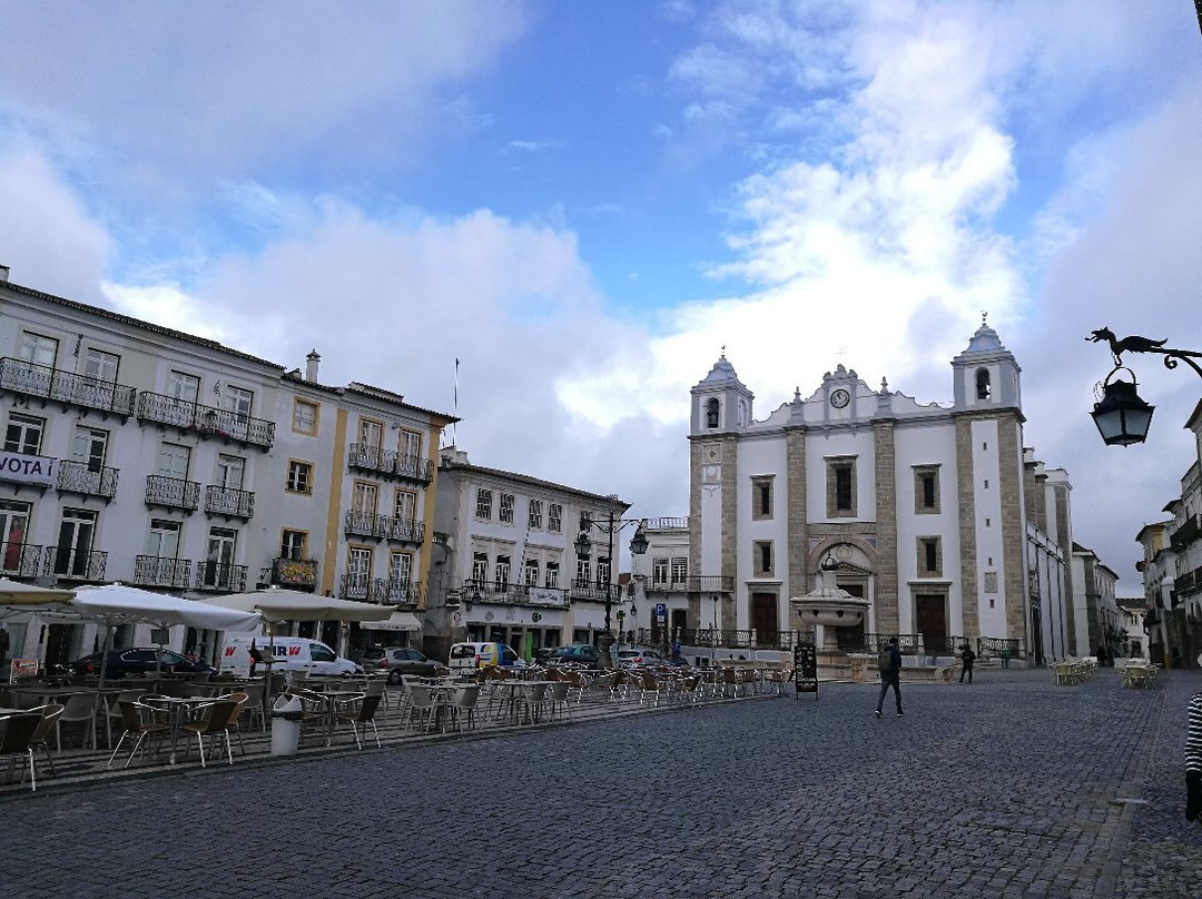 Praça do Giraldo景点图片