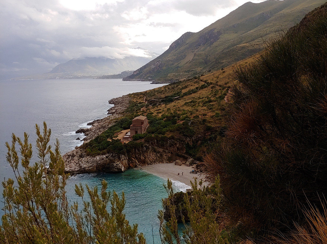 Cala Tonnarella dell'Uzzo-圣维托角必去景点