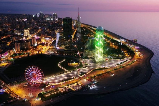 Dino Tours-巴统必去景点