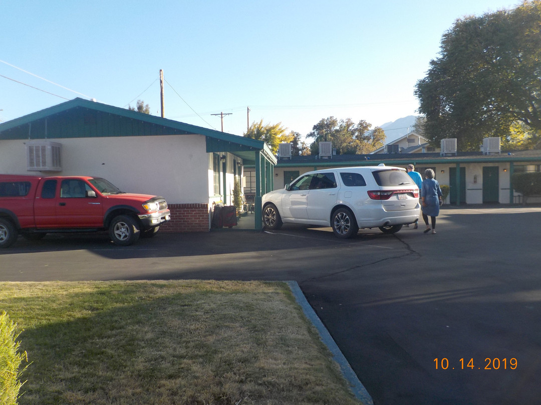 Bishop Village Motel主图