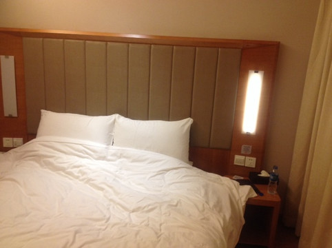 全季酒店(天津五大道吉利大厦店)主图