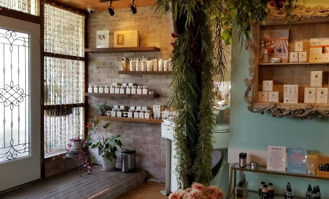 Scents of Serenity Organic Spa景点图片
