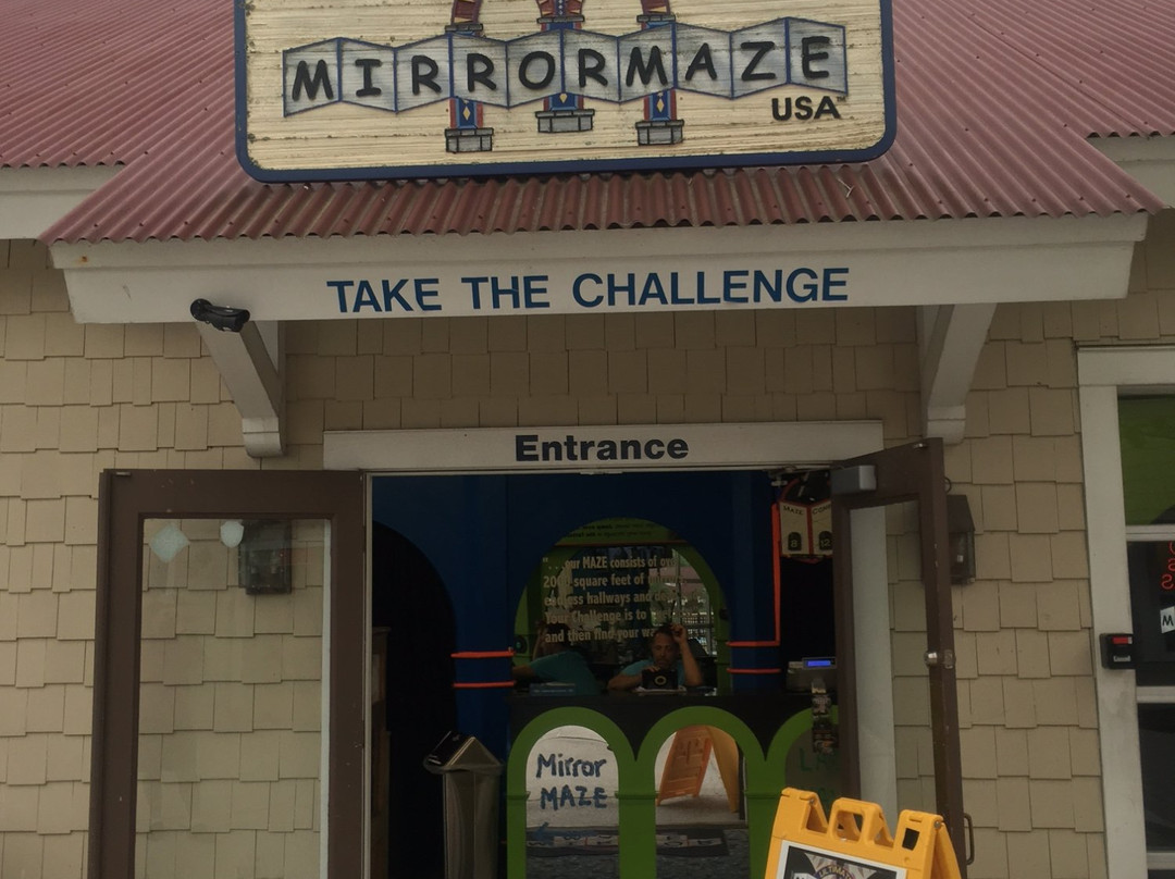 Mirror Maze USA