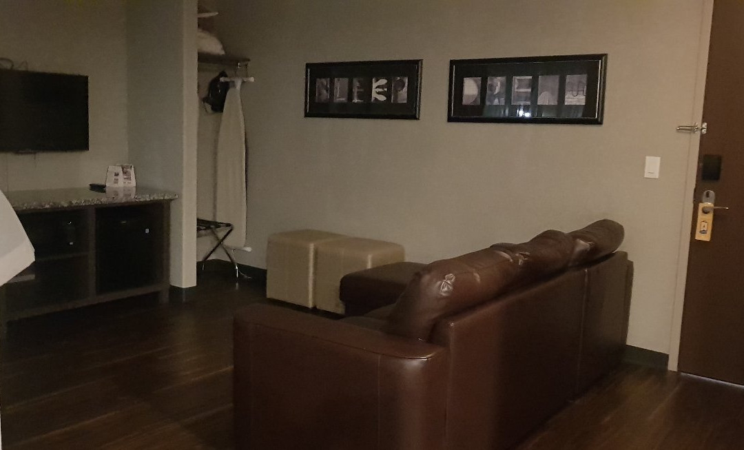 Home Inn & Suites Saskatoon South主图