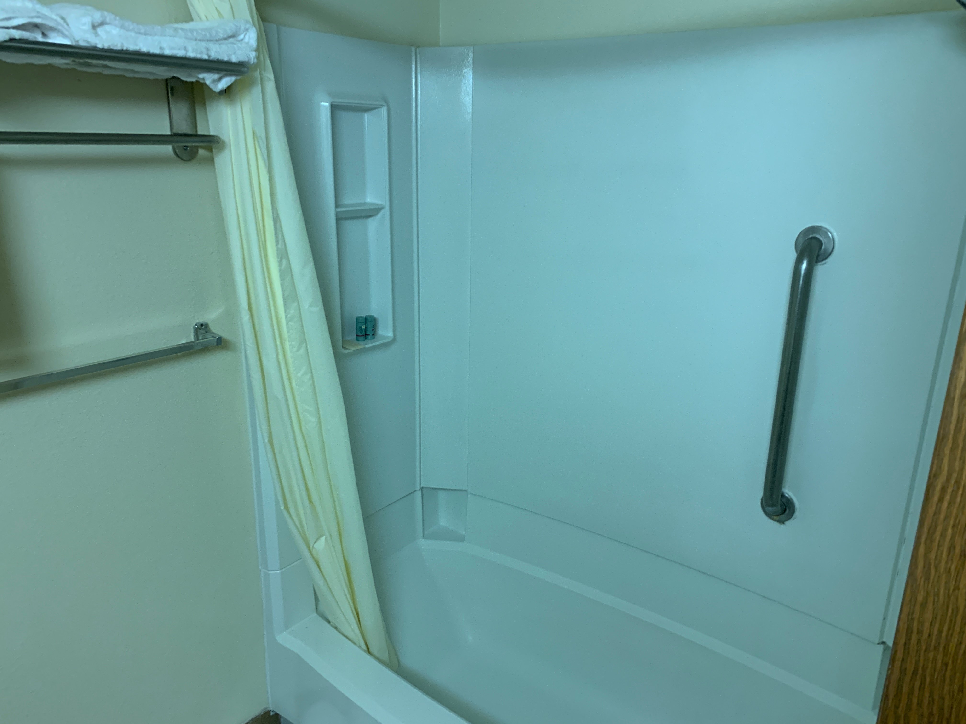 SureStay Plus By Best Western Wytheville-浴室