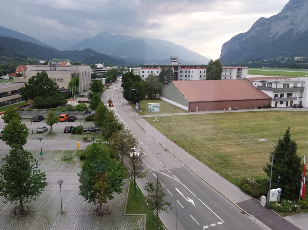 西奔兹酒店主图