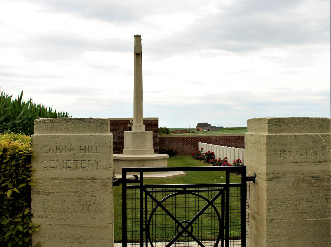 Cabin Hill Cemetery景点图片