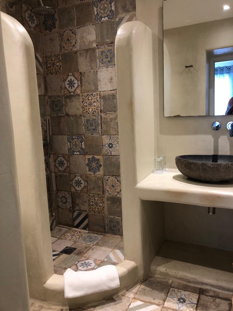 Erato Hotel Mykonos-浴室