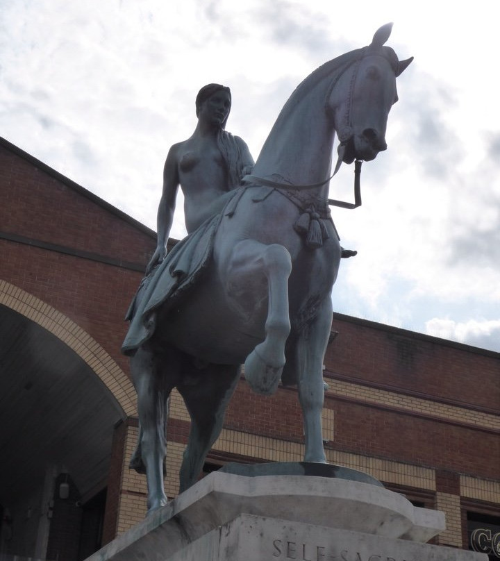 Lady Godiva Statue-考文垂必去景点