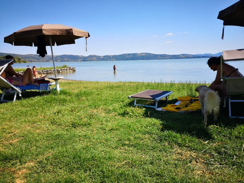 La Spiaggia di Pippo sul Trasimeno-佩鲁贾必去景点