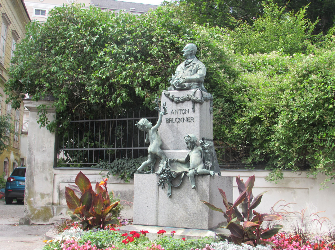 Bruckner Denkmal-施泰尔必去景点