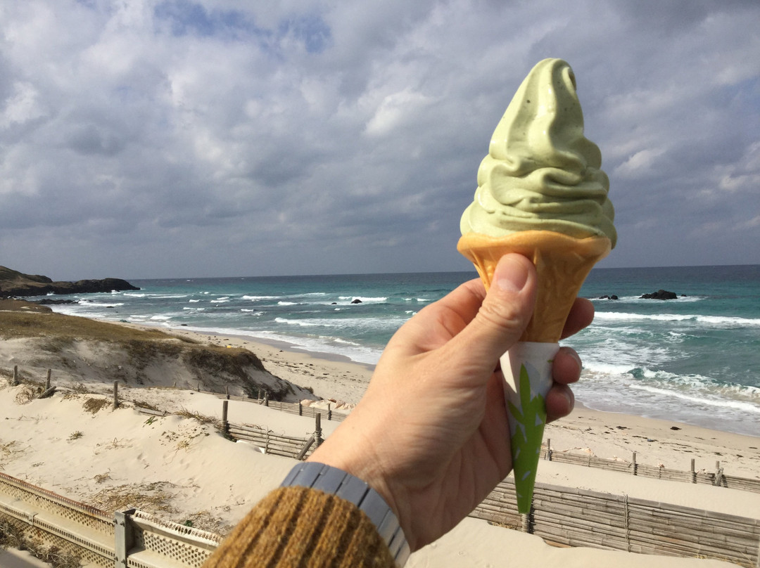Cobalt Blue Beach-下关市必去景点