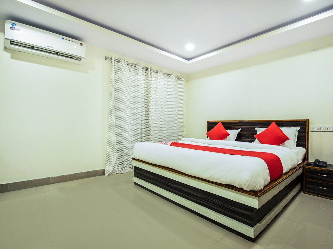 OYO Hotel Crystal主图