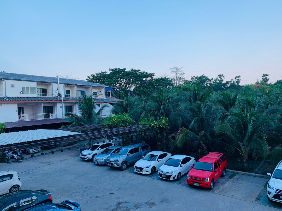 The Coconut Hotel主图