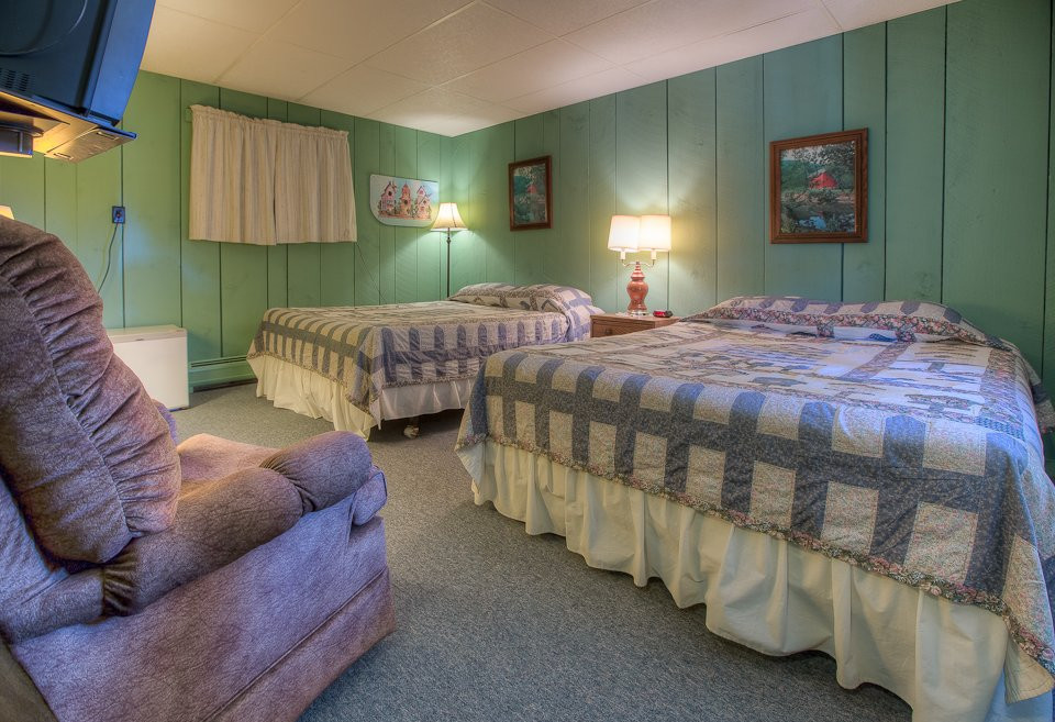 Motel In The Meadow主图