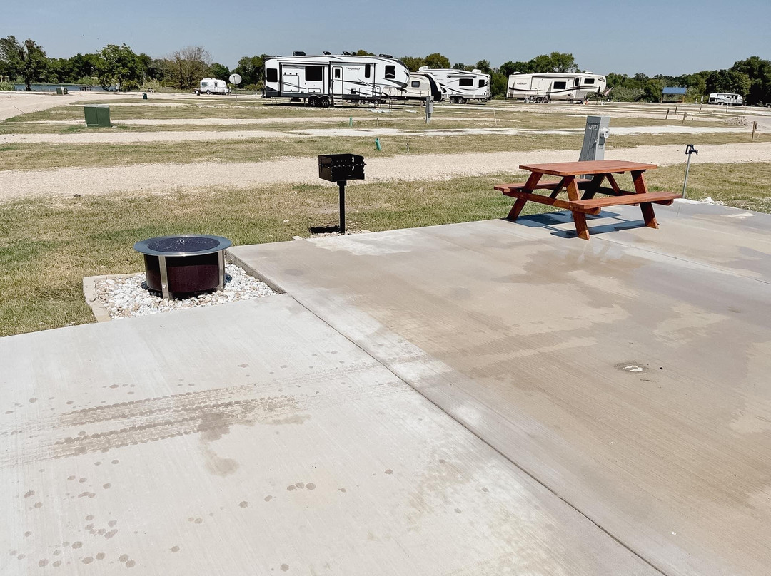 Peninsula Point Luxury RV & Tiny Home Resort
