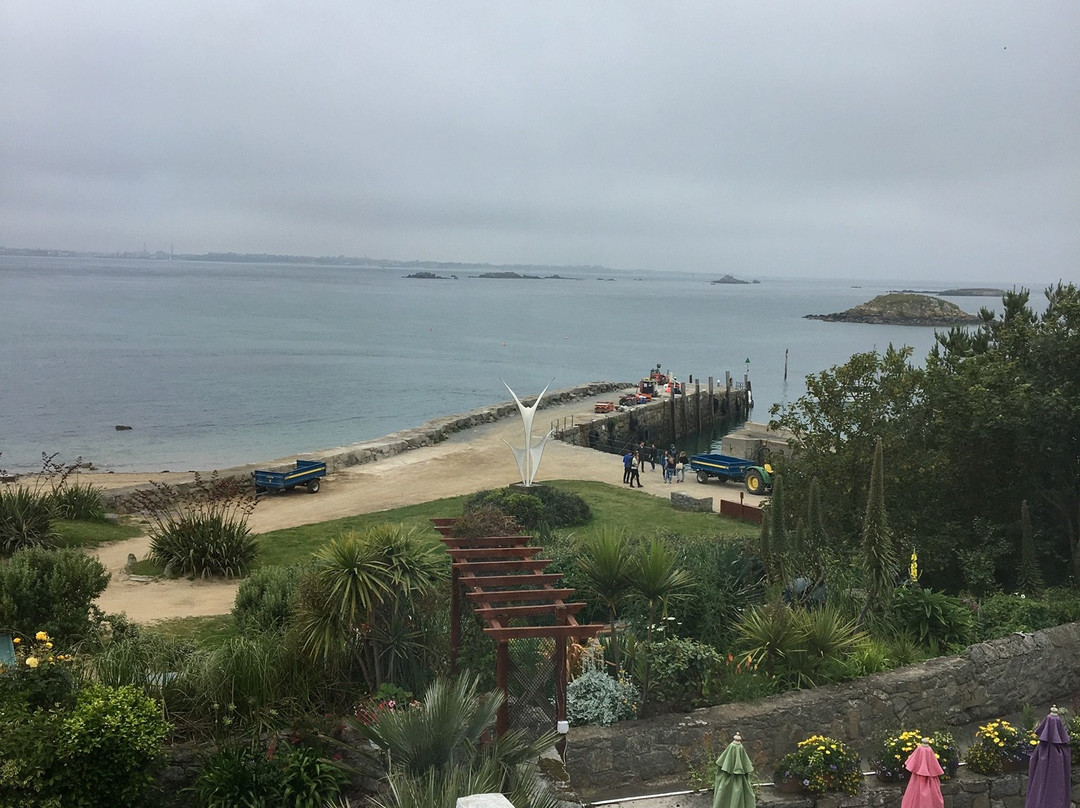 The White House Hotel主图