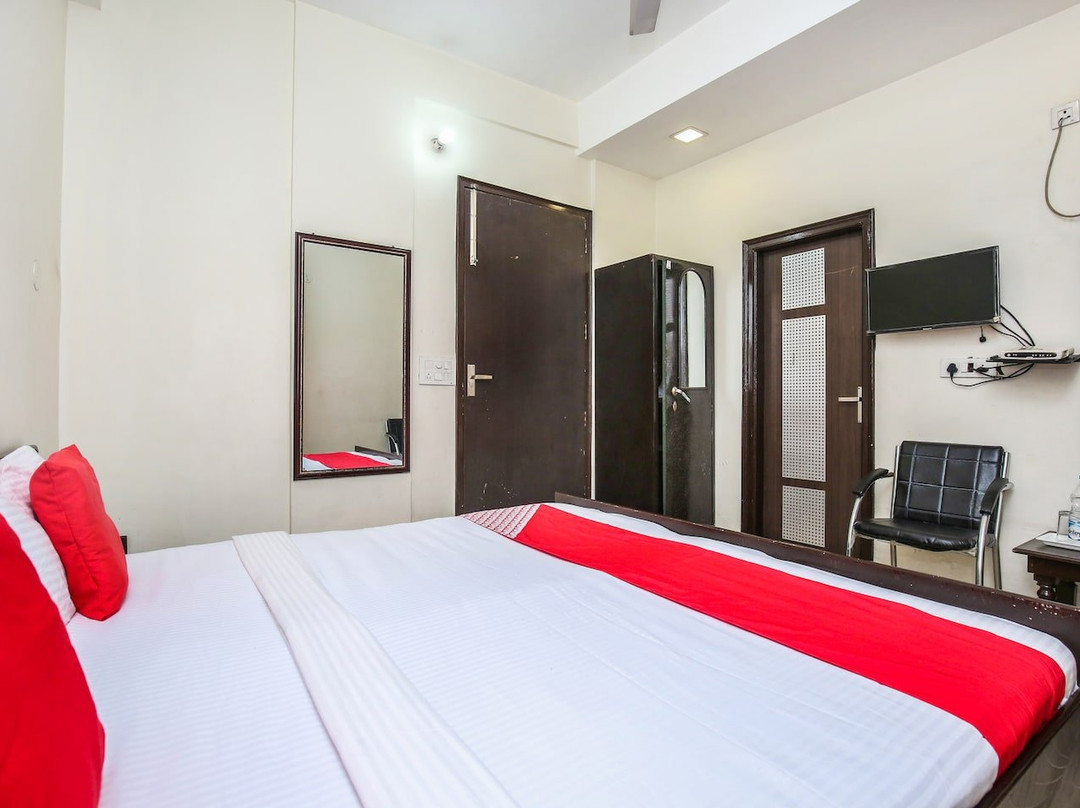 OYO 24978 Maryada Hotel主图