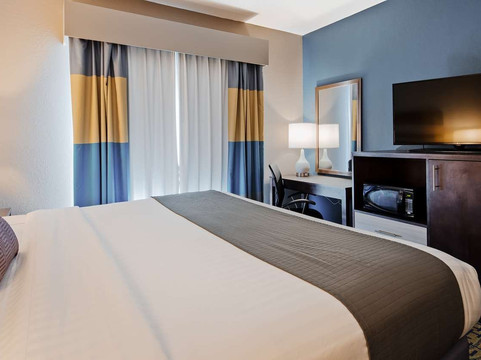 Best Western Plus Erie Inn & Suites主图