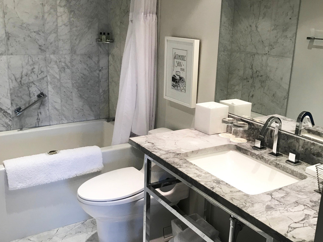 詹姆斯酒店主图