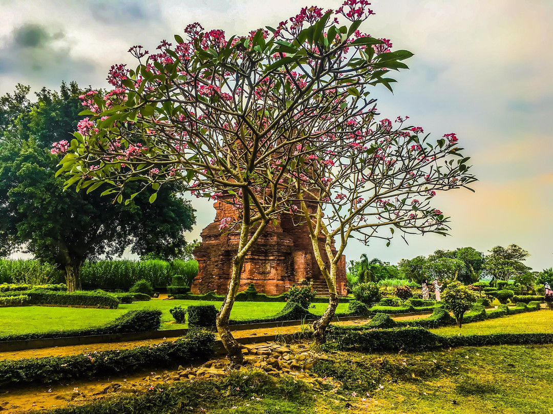 Candi Wringinlawang景点图片