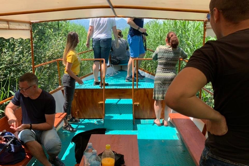 Falcon Boat-维尔巴札拉必去景点