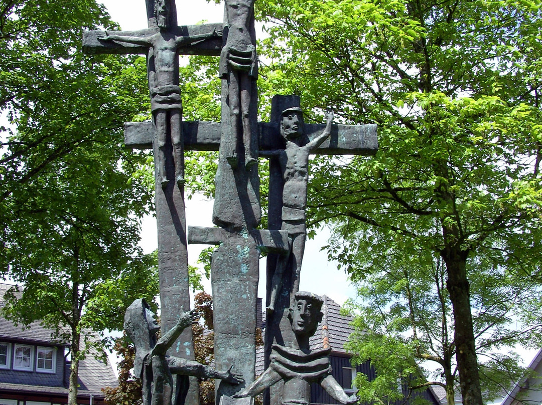 Kirche St. Petrus und Andreas-Brilon必去景点
