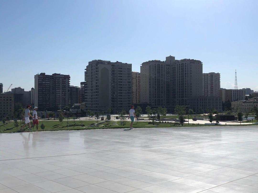 Heydar Aliyev Monument-巴库必去景点
